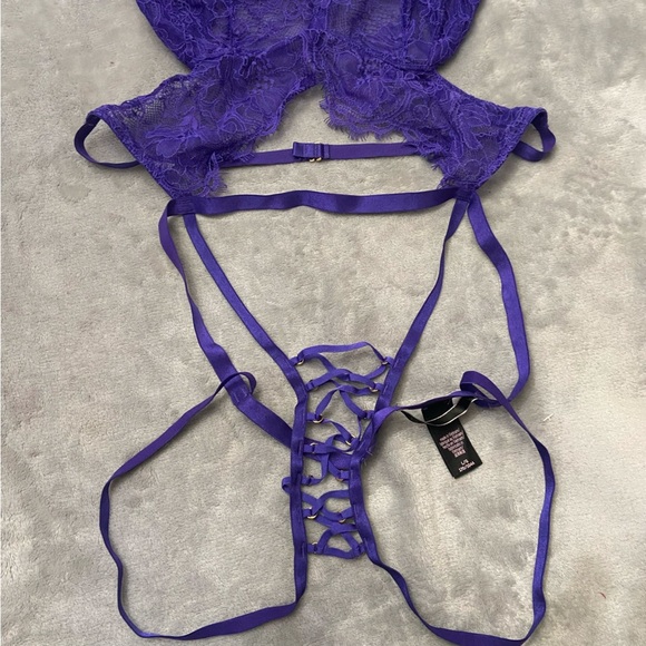 New! Victoria’s Secret Brilliant Purple Lace Crotchless Bodysuit 4290 - Picture 6 of 7